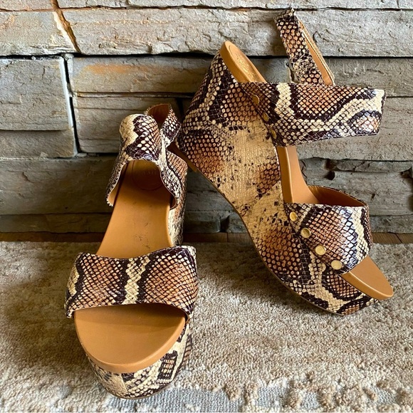 Vince Camuto Ventinda Wedge Platform Snakeskin Sandals Heels Open Toe Leather - Picture 2 of 12